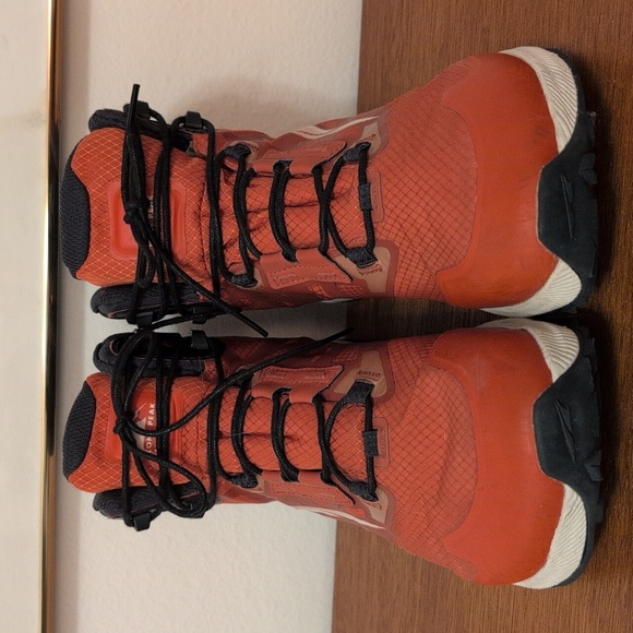 Altra Lone Peak ALL WTHR 2,  Size 9 (42.5) - Picture 2 of 8